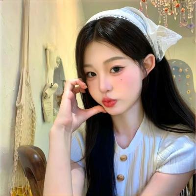 一匹马奔跑，一匹马跳跃